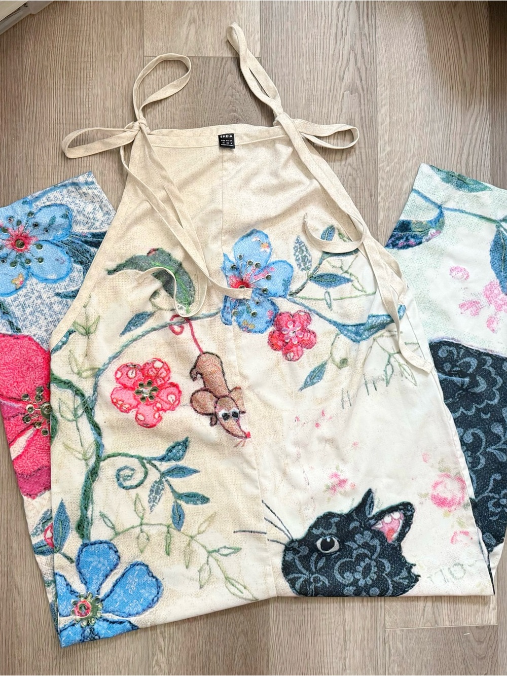 Women's Floral & Cat Print Tie-Strap Jumpsuit - Cream - Picture 3 of 9